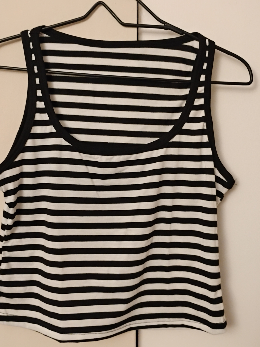 SHEIN Black and White Striped Scoop Neck Tank Top
